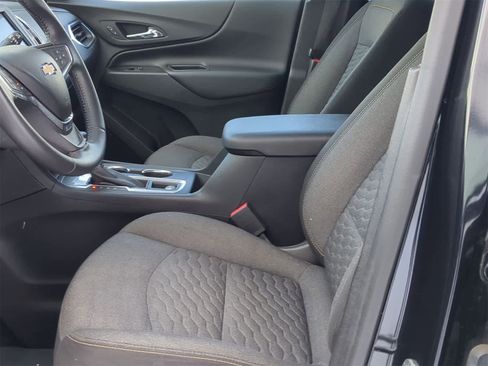 Used 2020 Chevrolet Equinox LT w/ Driver Convenience Package image 16