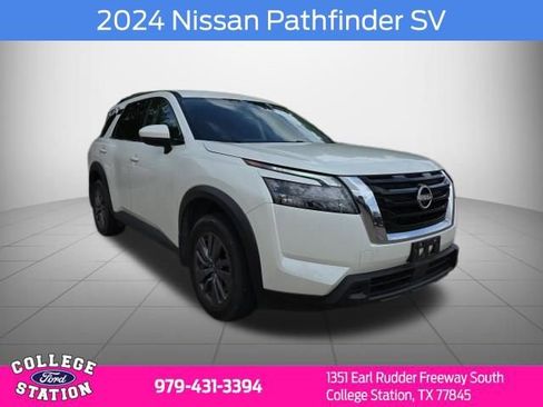 Used 2024 Nissan Pathfinder SV image 1