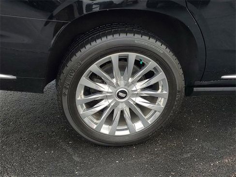 Used 2021 Cadillac Escalade Premium Luxury w/ Driver Assist Tech Package image 7