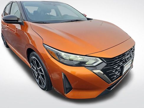 Used 2025 Nissan Sentra SR image 11