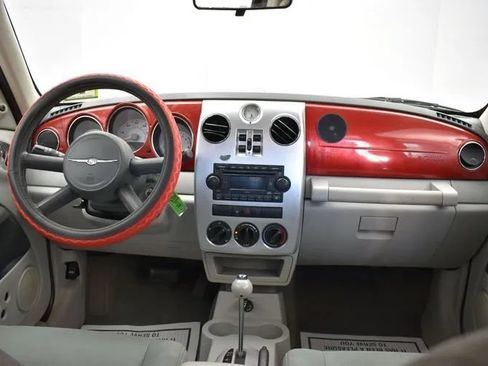 Used 2009 Chrysler PT Cruiser FWD image 19