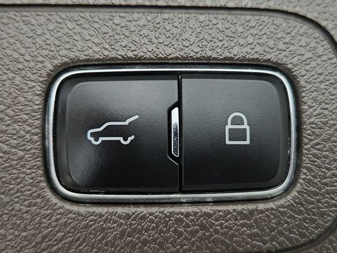 Used 2023 Lincoln Aviator AWD w/ Premium Package image 33