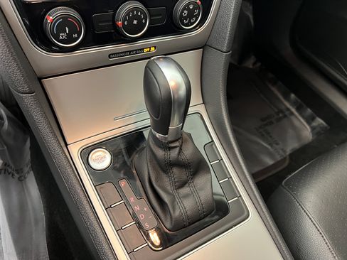 Used 2019 Volkswagen Passat 2.0T Wolfsburg w/ Wheels & Sunroof Package image 30