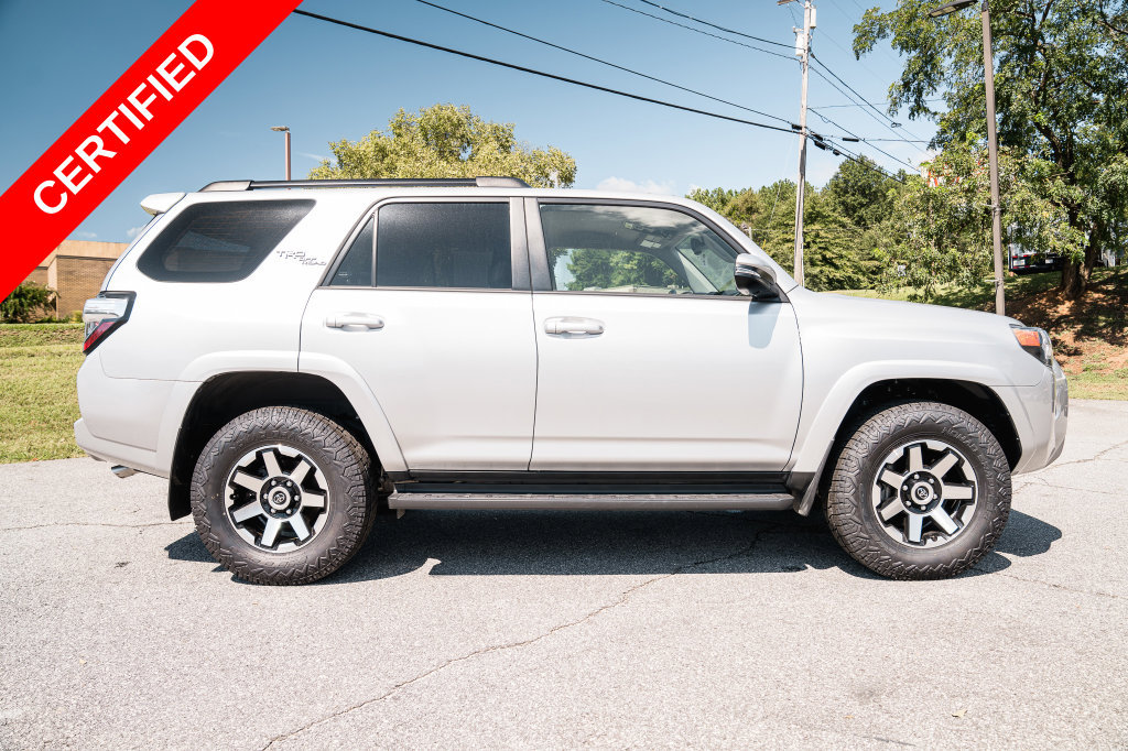 Used 2024 Toyota 4Runner TRD Off-Road Premium AWD/4WD image 8