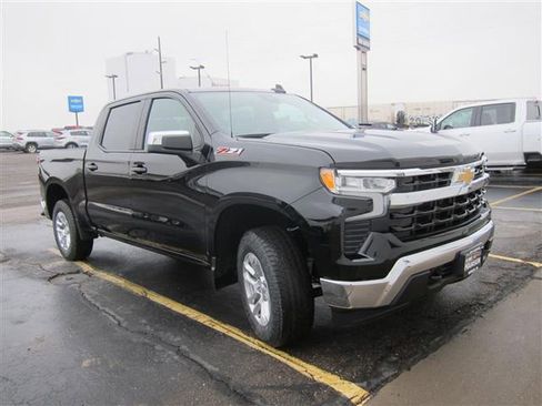 Used 2024 Chevrolet Silverado 1500 LT w/ Z71 Off-Road Package image 1
