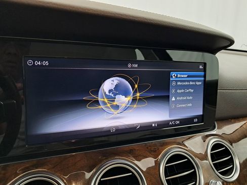 Used 2018 Mercedes-Benz E 300 4MATIC image 29