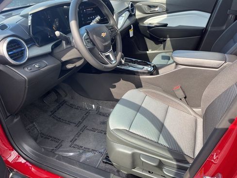 New 2026 Chevrolet Trax LT w/ Sunroof Package FWD image 10