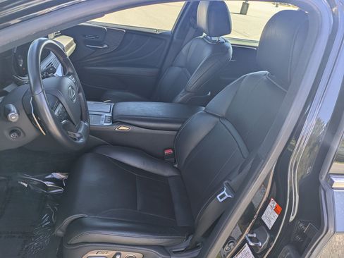 Used 2021 Lexus LS 500 w/ Accessory Package (Z2) image 20