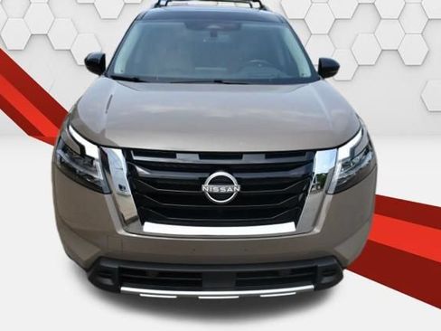 Used 2023 Nissan Pathfinder Platinum FWD image 9