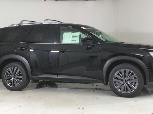 Certified 2023 Nissan Pathfinder SL w/ SL Premium Package image 2