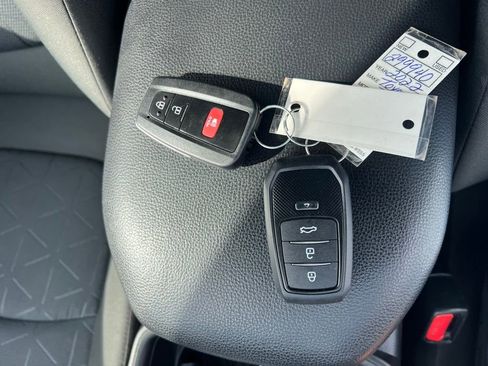 Used 2022 Toyota RAV4 XLE image 35