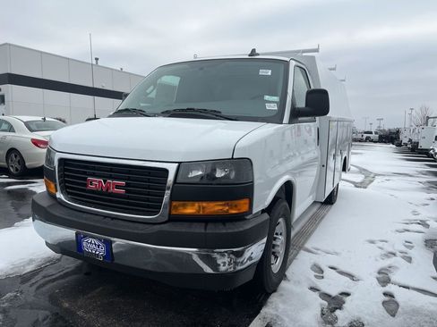 New 2025 GMC Savana 3500 w/ Power Convenience Package RWD image 10