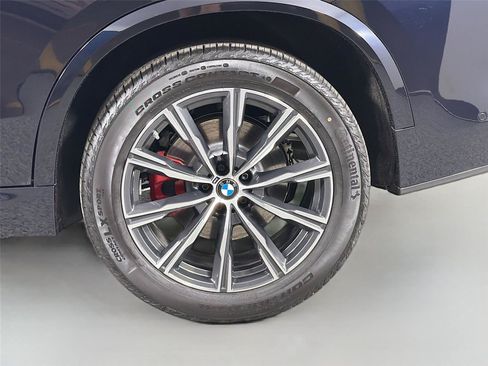 New 2026 BMW X5 xDrive40i w/ M Sport Package AWD/4WD image 31