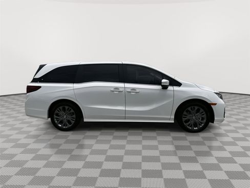 Used 2026 Honda Odyssey Touring image 5