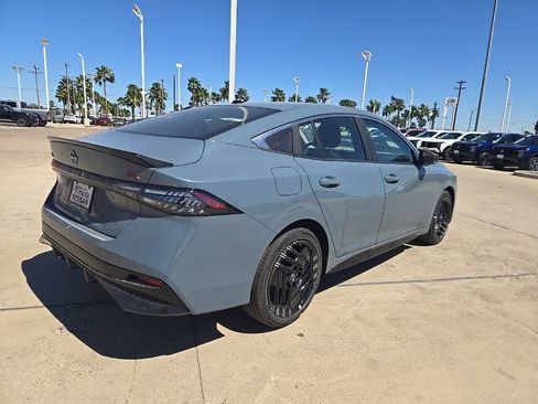 New 2026 Nissan Sentra SR w/ Floor Mat Package FWD image 14