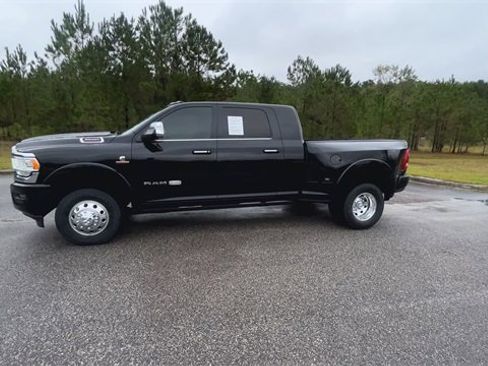 Used 2021 RAM 3500 Limited image 9