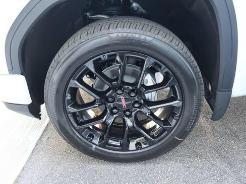 New 2026 GMC Sierra 1500 Denali w/ Denali Reserve Package AWD/4WD image 9