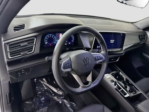 Used 2026 Volkswagen Atlas Cross Sport SE FWD image 9