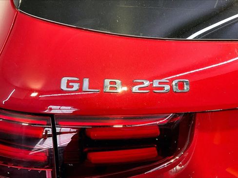 New 2026 Mercedes-Benz GLB 250 4MATIC image 6