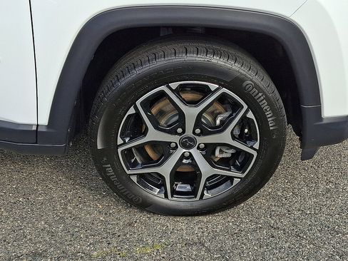 Certified 2025 Jeep Compass Limited AWD/4WD image 19