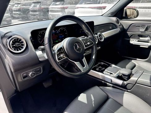 Used 2023 Mercedes-Benz EQB 300 4MATIC image 10