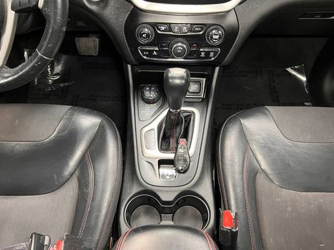 Used 2016 Jeep Cherokee Trailhawk w/ Cold Weather Group image 12