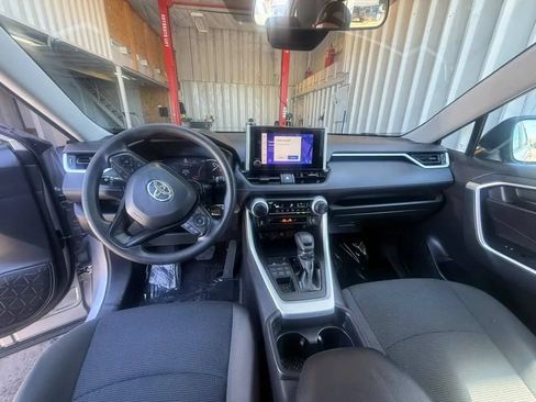 Used 2023 Toyota RAV4 LE AWD/4WD image 15