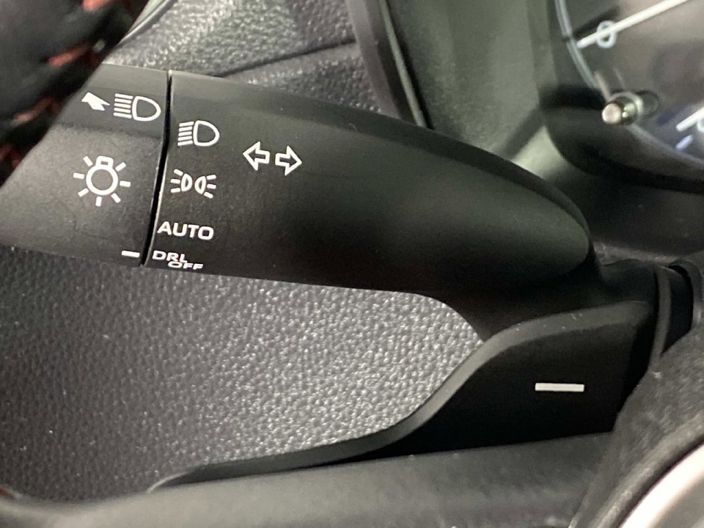 Used 2024 Toyota Corolla Cross AWD Hybrid w/ Moonroof Package image 20