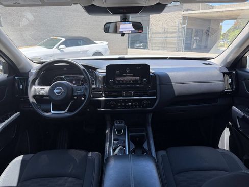Used 2025 Nissan Pathfinder SV FWD image 36