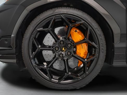 Used 2024 Lamborghini Urus Performante AWD/4WD image 19