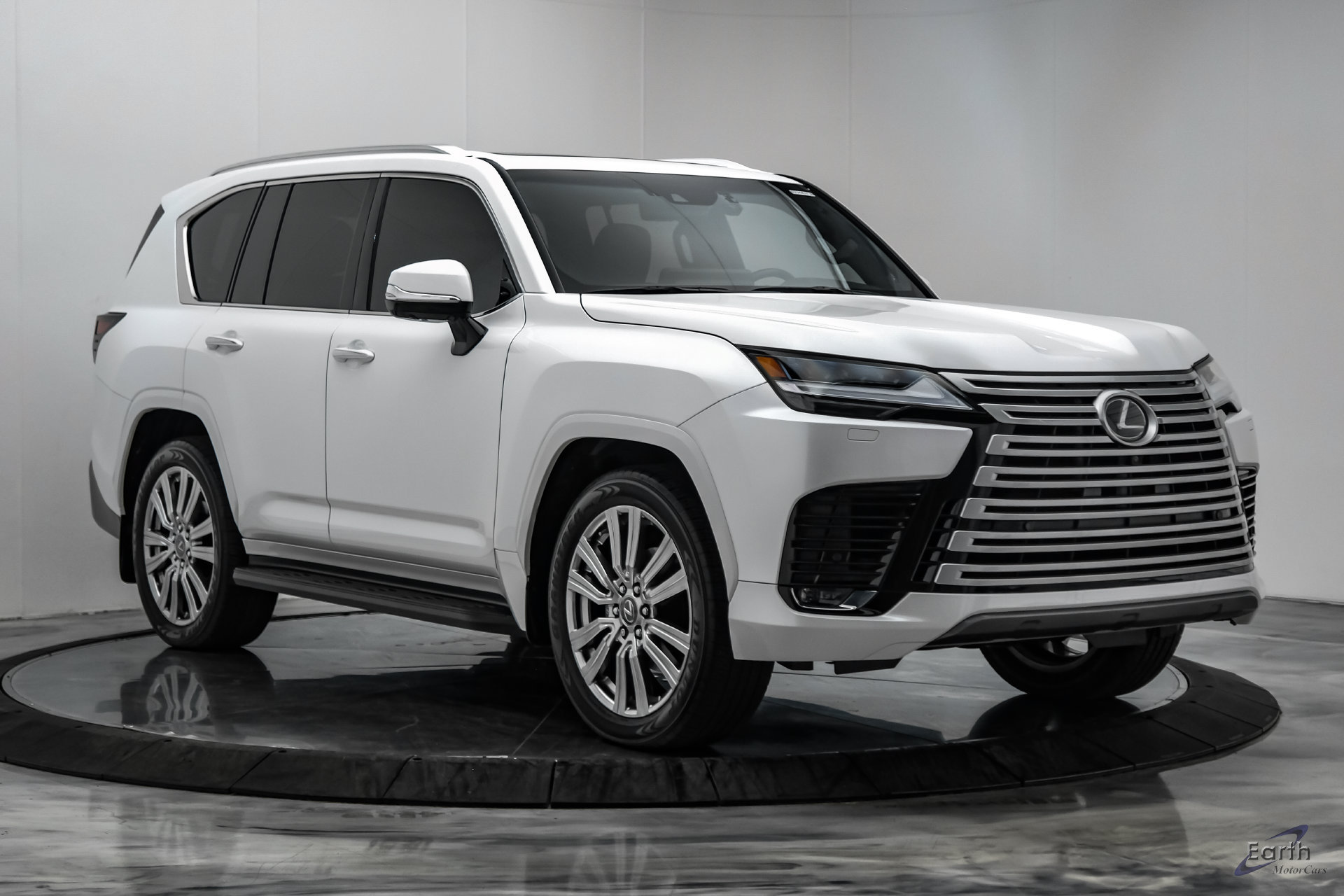 Used 2023 Lexus LX 600 4WD w/ Accessory Package (Z1) image 23