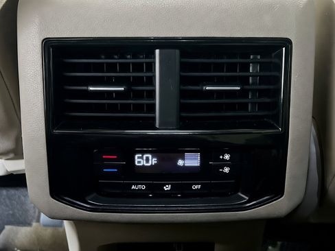 Used 2021 Volkswagen Atlas SE AWD/4WD image 17