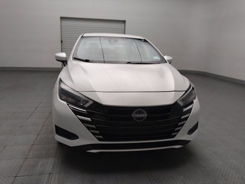 Used 2025 Nissan Versa SV FWD image 14