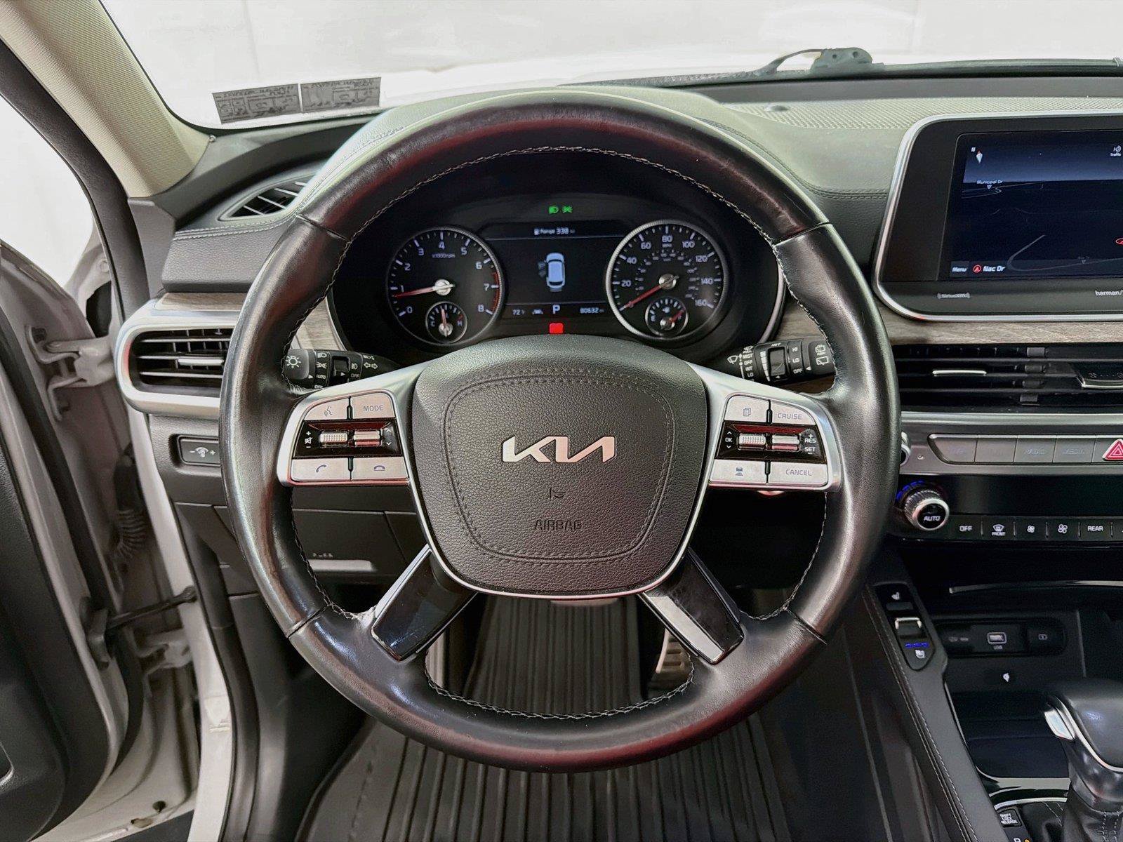 Used 2022 Kia Telluride SX w/ Nightfall Edition Package AWD/4WD image 3