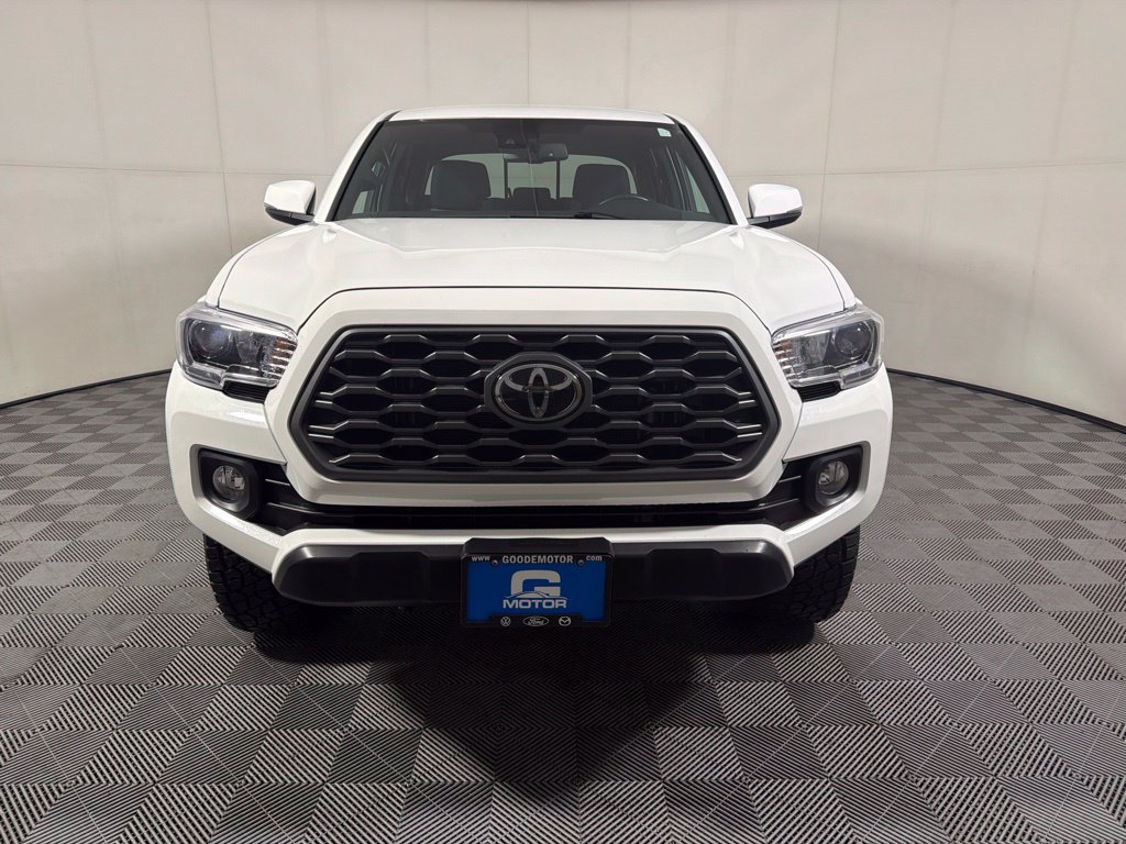 Used 2023 Toyota Tacoma TRD Off-Road AWD/4WD image 3