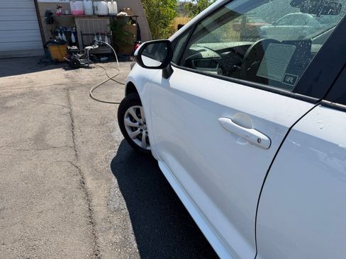 Used 2020 Toyota Corolla LE w/ Carpet Mat Package (TMS) FWD image 29