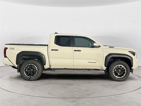 Used 2024 Toyota Tacoma TRD Off-Road image 6
