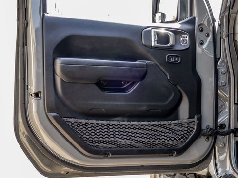 Used 2022 Jeep Gladiator Rubicon w/ LED Lighting Group image 35