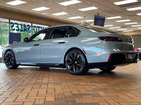 Used 2023 BMW i7 xDrive60 AWD/4WD image 6