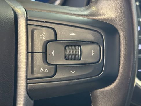 Used 2023 GMC Yukon XL SLT w/ SLT Premium Package image 42