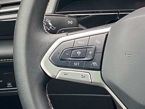 Certified 2024 Volkswagen Atlas Cross Sport SE w/ Panoramic Sunroof Package image 8