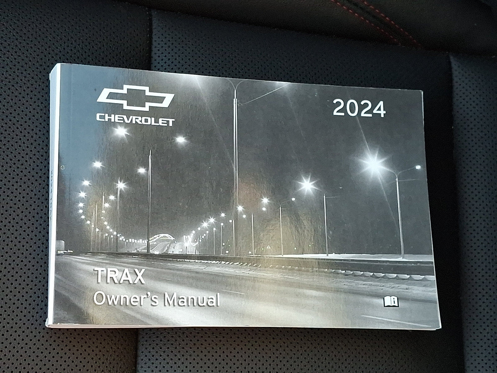 Used 2024 Chevrolet Trax RS w/ Driver Confidence Package FWD image 26