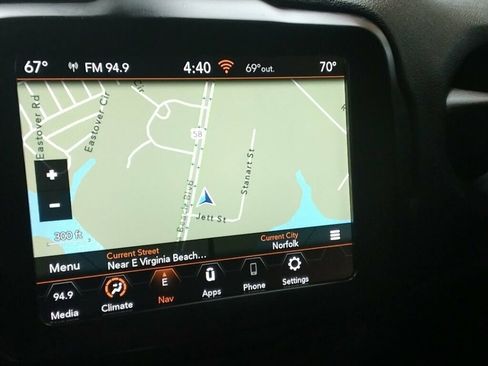 Used 2023 Jeep Renegade Latitude AWD/4WD image 18