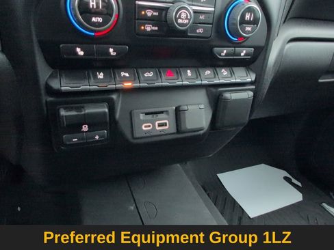 Used 2023 Chevrolet Silverado 3500 LTZ image 19