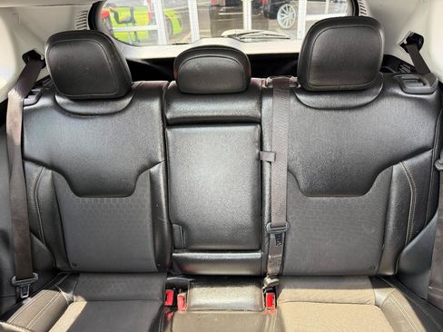 Used 2020 Jeep Compass Latitude FWD image 16