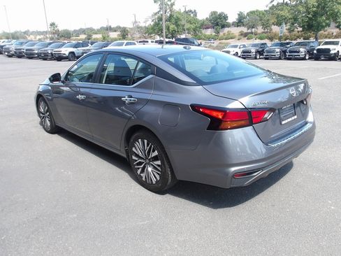 Used 2023 Nissan Altima 2.5 SV image 6