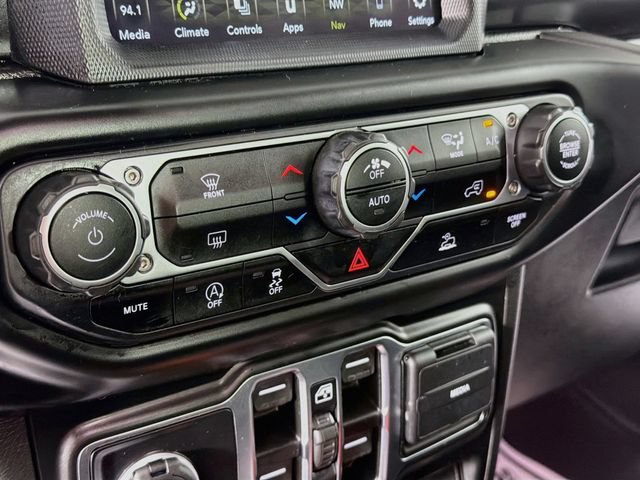 Used 2021 Jeep Wrangler Unlimited Sahara AWD/4WD image 16