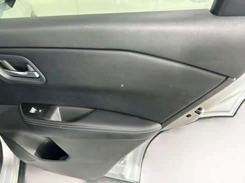 Used 2024 Nissan Rogue SV FWD image 29