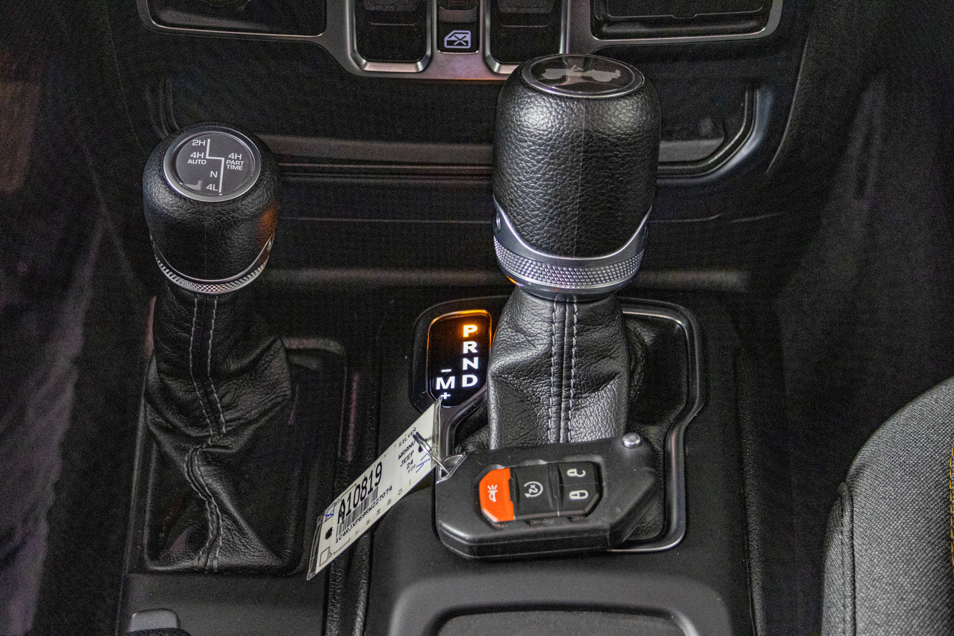 Used 2024 Jeep Wrangler Unlimited Sahara AWD/4WD image 27