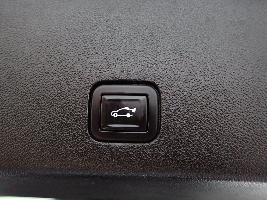 Used 2020 Cadillac XT6 Premium Luxury FWD image 18